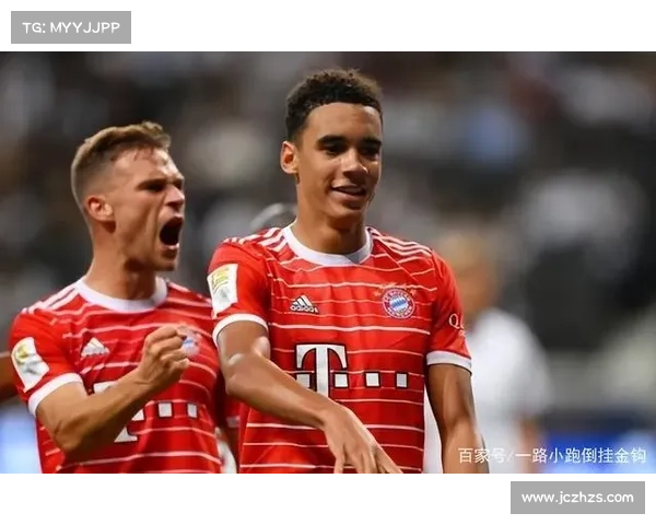 拜仁前锋在超级杯中的进攻表现引领球队获胜展现强大攻击力